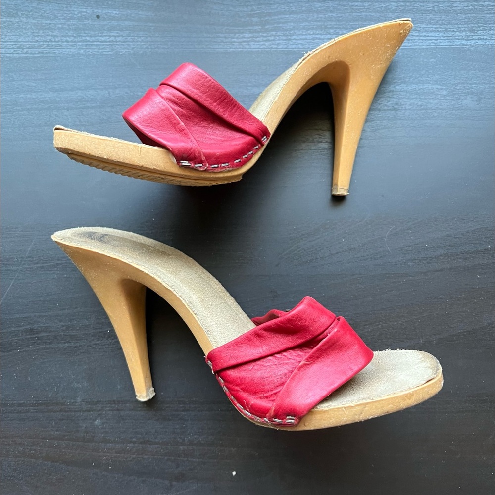 Candie’s Vintage Red Slides Size 8